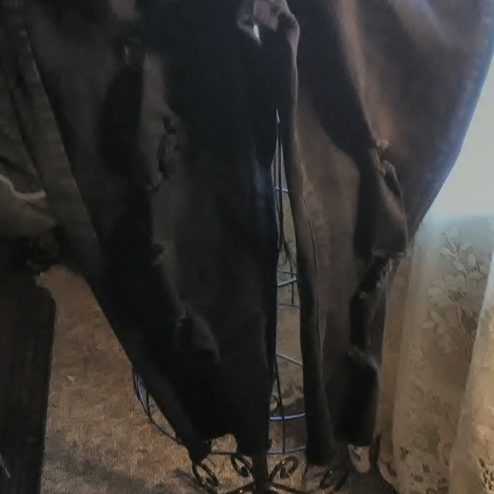 Ripped jean capris